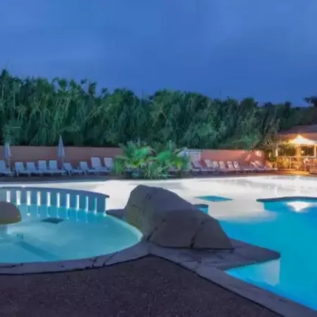 Parque de Campismo ZEcamping 3 étoiles parc aquatique piscine à 2km de la plage animaux acceptés Bormes-les-Mimosas