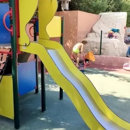 Parque de Campismo ZEcamping 3 étoiles parc aquatique piscine à 2km de la plage animaux acceptés